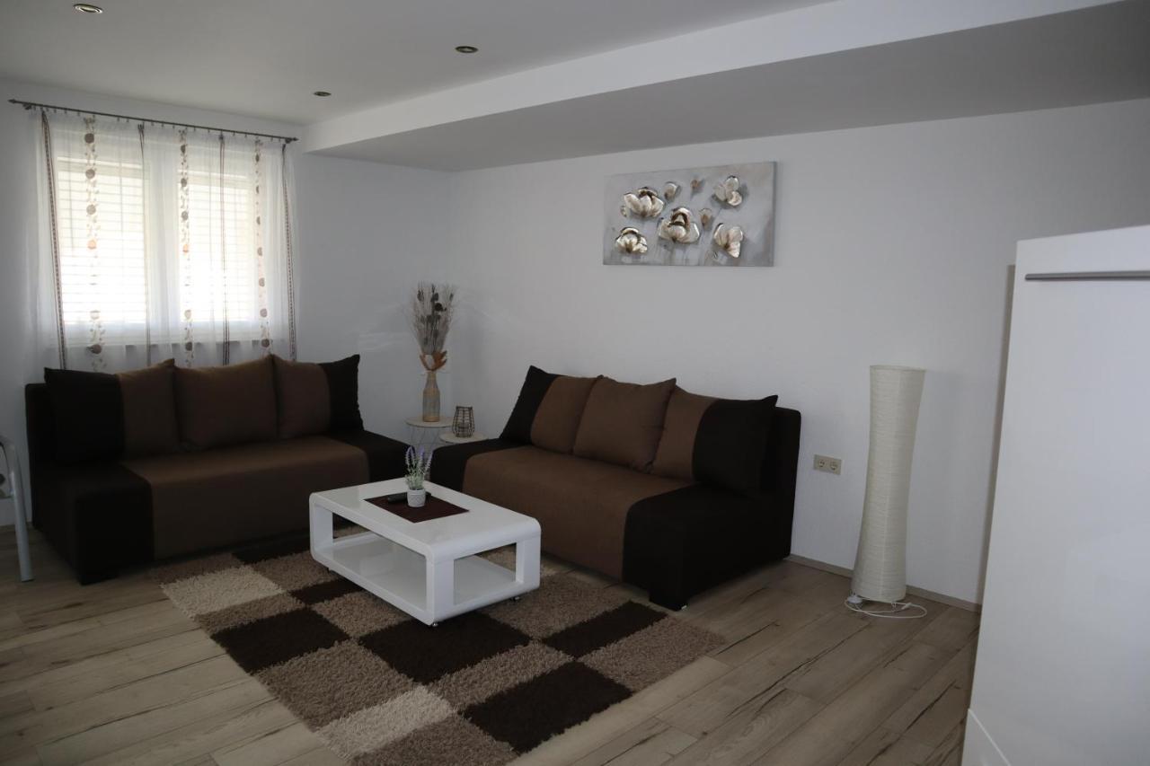 Apartmani Sanja Вир Екстериор снимка