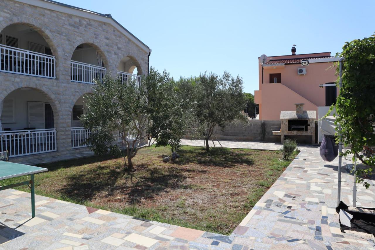 Apartmani Sanja Вир Екстериор снимка